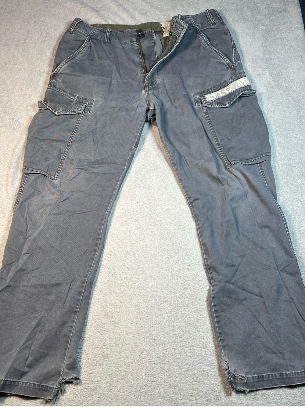 Volcom Distressed trashed Men's Gray Cargo Pants Skating Style Y2K vintage
